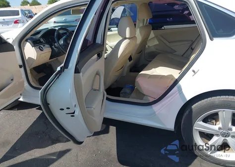 2013 Volkswagen Passat 2.5L Se from USA, damaged, VIN 1VWBP7A32DC046842